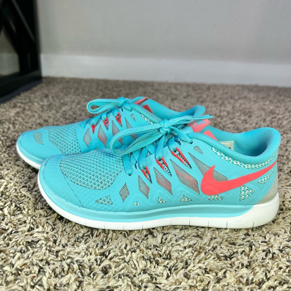 Nike Free 5.0 Running Shoes Youth Size 5Y Blue Pink Sneakers Athletic Trainers